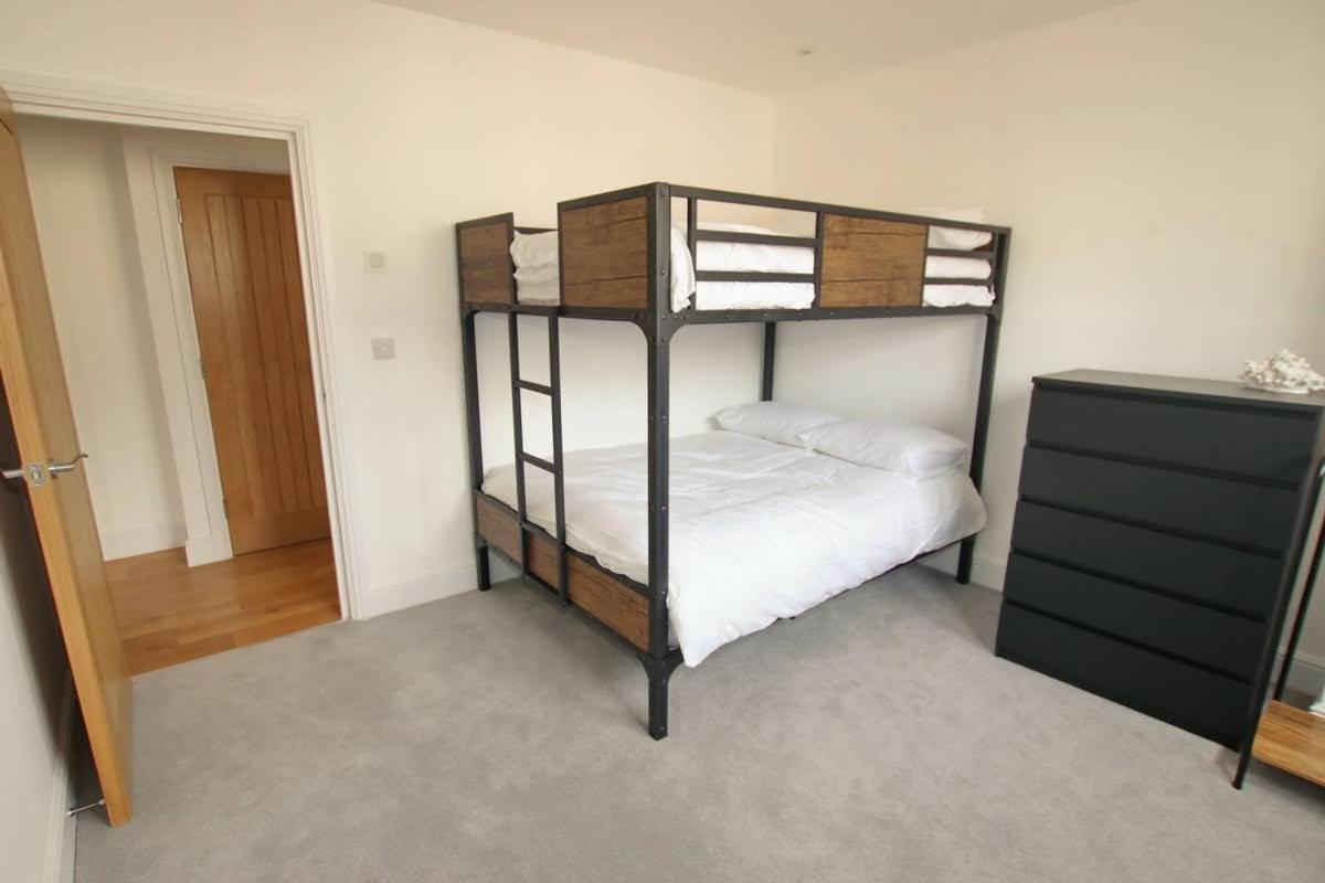 Modern Home For Small Groups By Stones Throw Apartments - Free Parking - Sea View Worthing Exterior photo