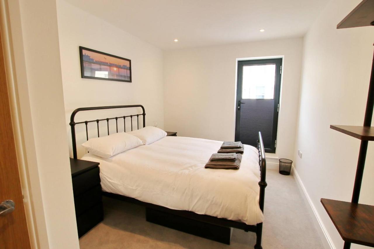 Modern Home For Small Groups By Stones Throw Apartments - Free Parking - Sea View Worthing Exterior photo